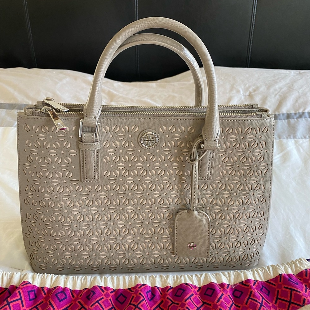Tory Burch ROBINSON FLORAL PERFORATED
MINI DOUBLE-ZIP TOTE in French Gray
